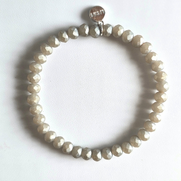 Liza Jewelry Nashville Bracelet Matte Taupe Grey 6 mm - Picture 1 of 3